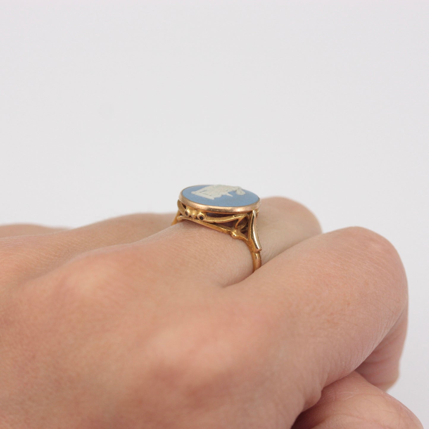 Vintage 9ct Gold Wedgwood Jasperware Ring, 1972