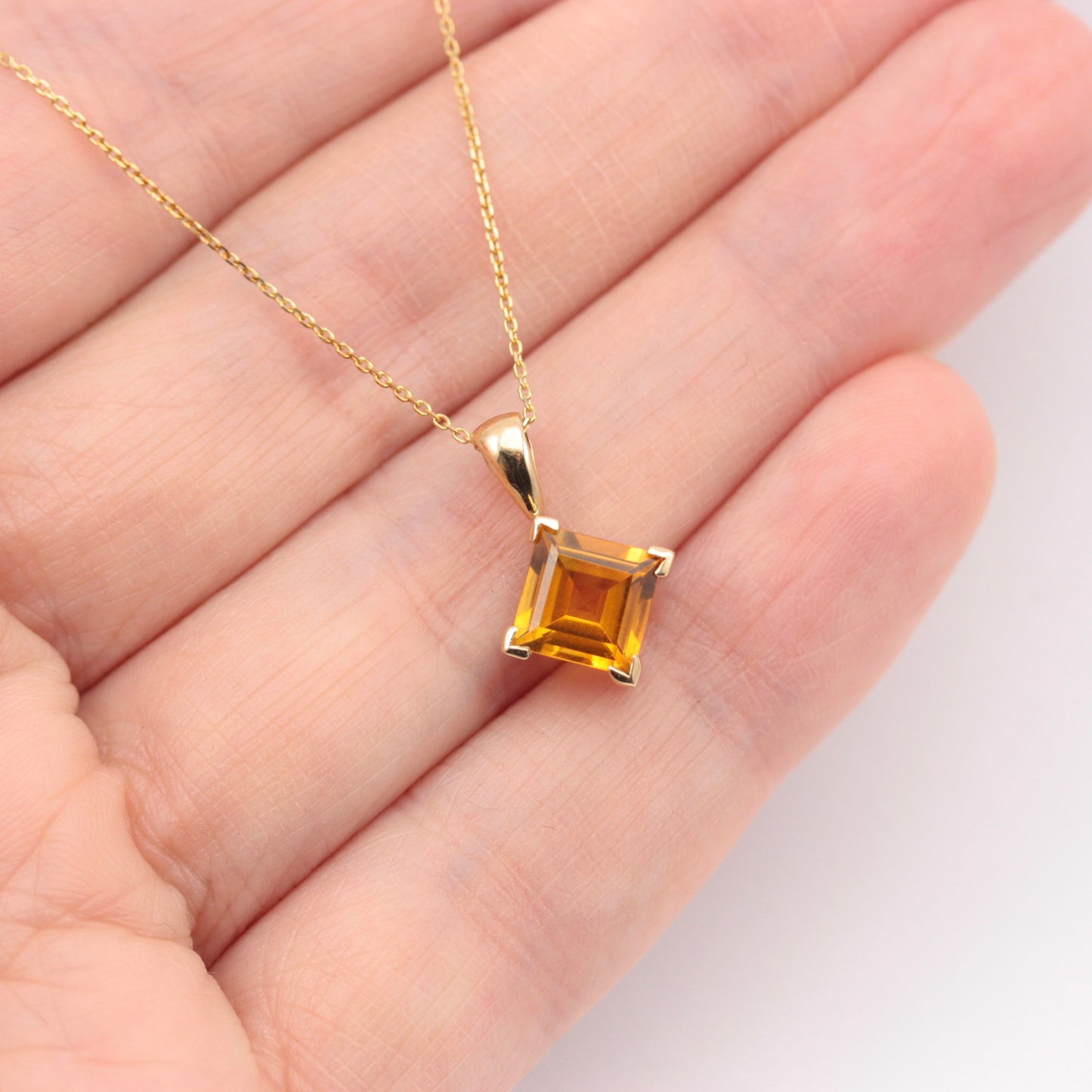 Pre-owned 9ct Gold Citrine Solitaire Pendant