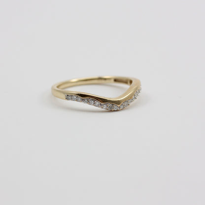 Pre-owned 9ct Gold Diamond Scalloped Design Wishbone Ring