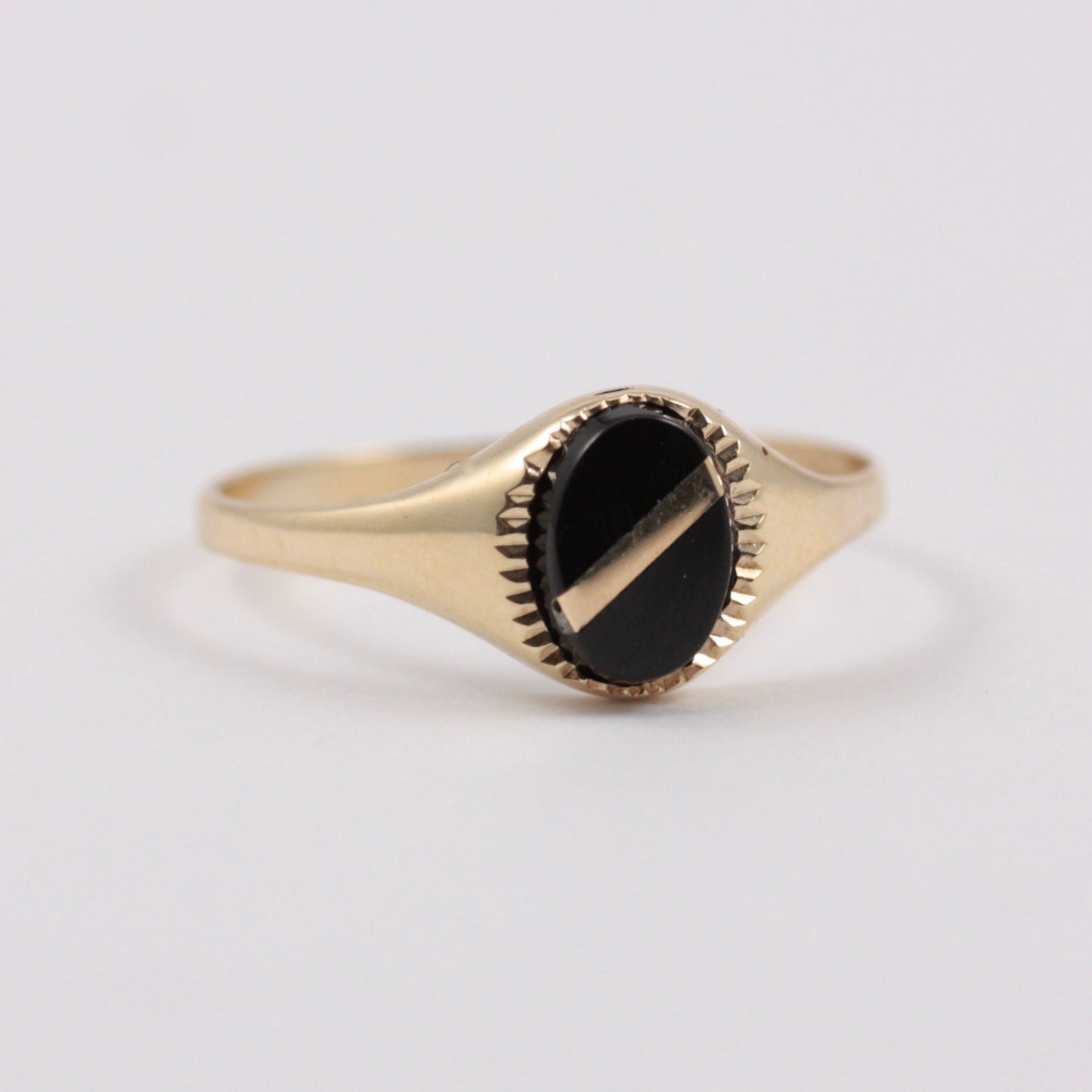 Dainty Vintage 9ct Gold Striped Onyx Ring, 1988