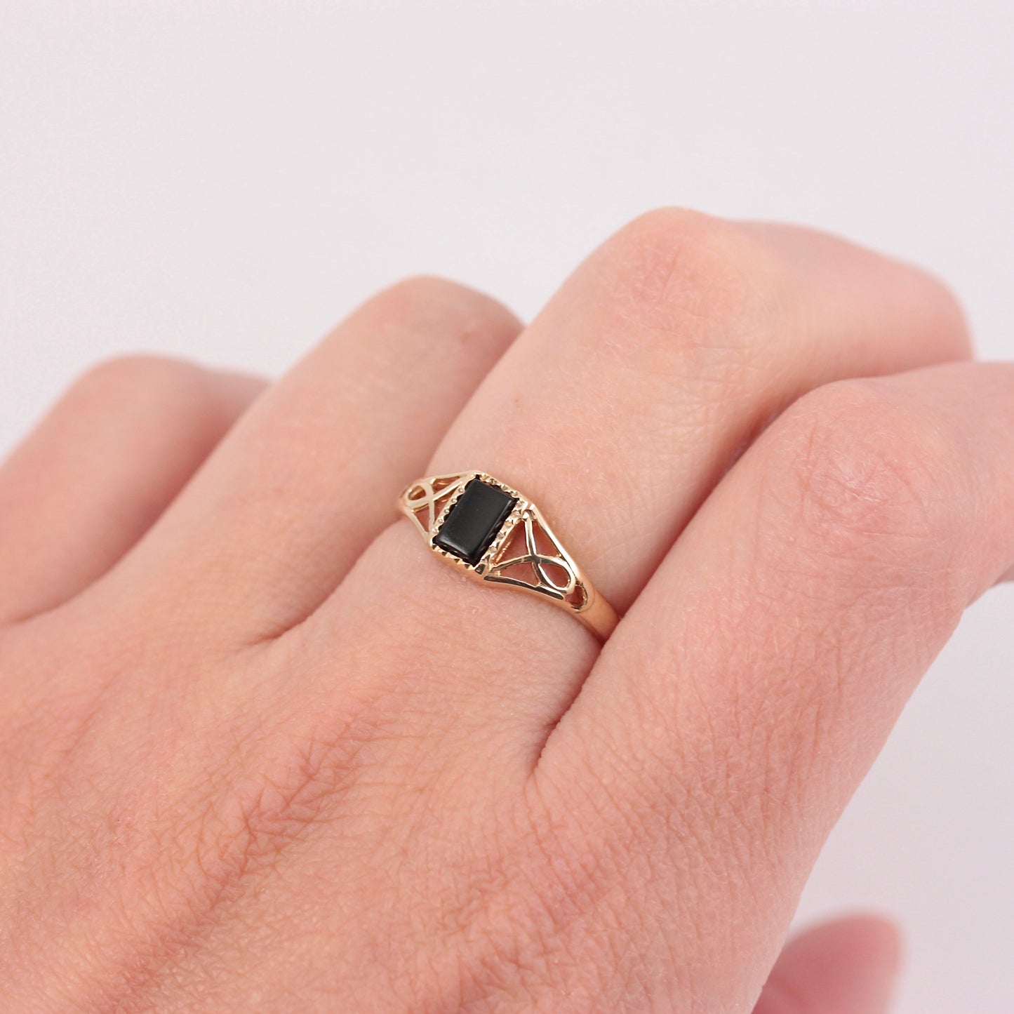 Vintage 9ct Gold Onyx Ring with Open Shoulders, 1985