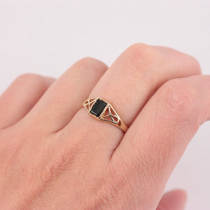 Vintage 9ct Gold Onyx Ring with Open Shoulders, 1985