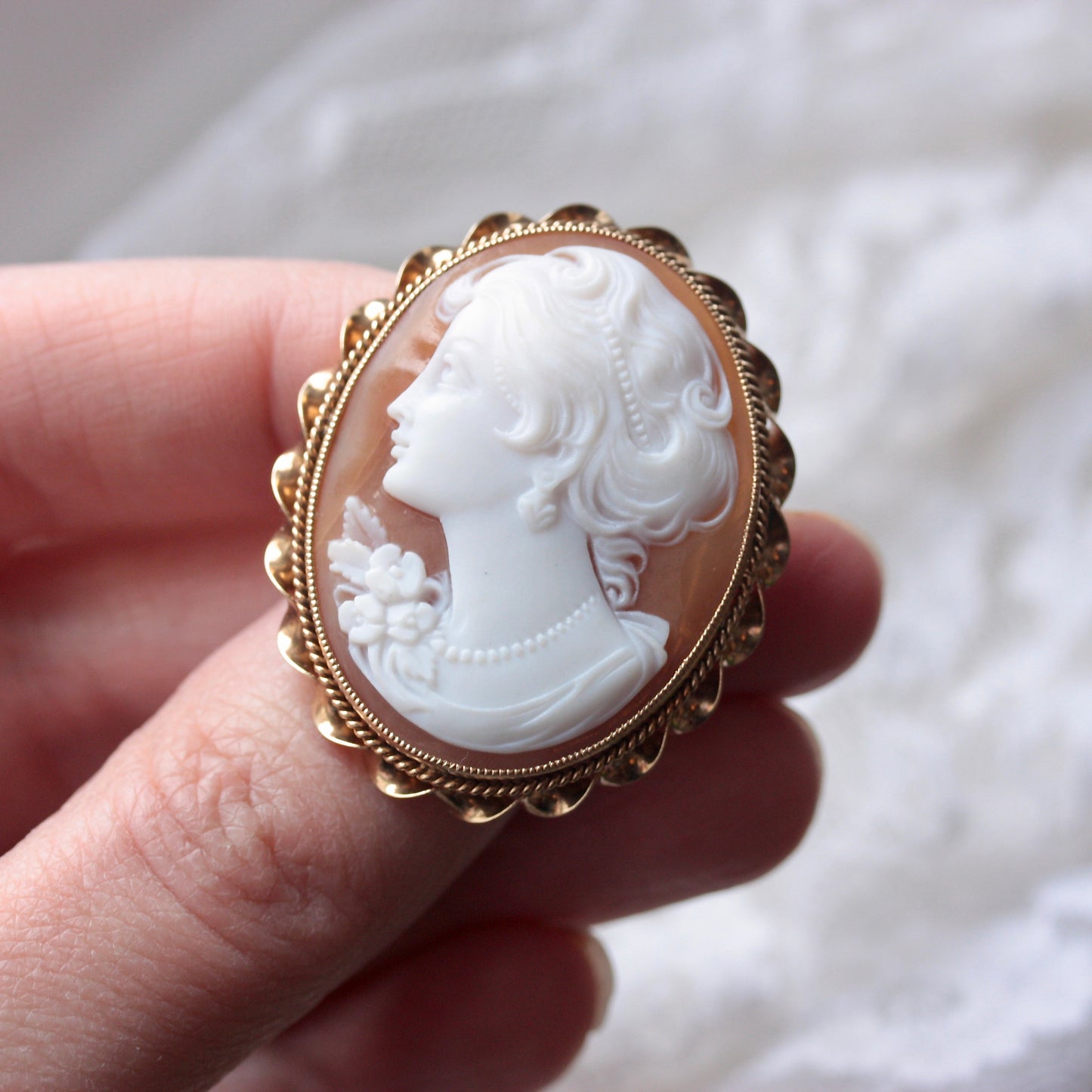 Vintage 9ct Gold Shell Cameo Brooch, 1962