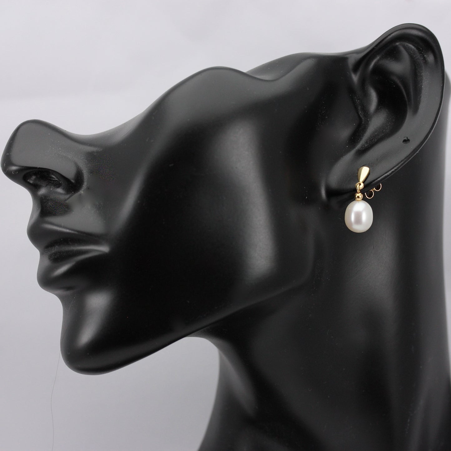 Pre-owned 18ct Gold Freshwater Pearl Dangle Earrings