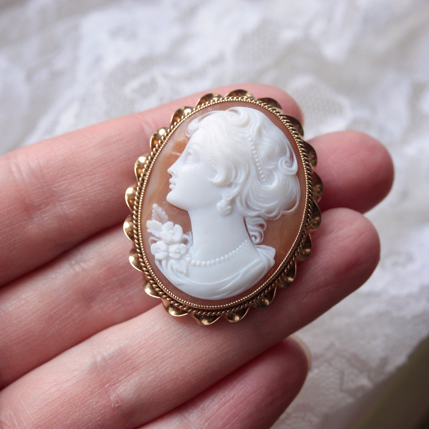 Vintage 9ct Gold Shell Cameo Brooch, 1962
