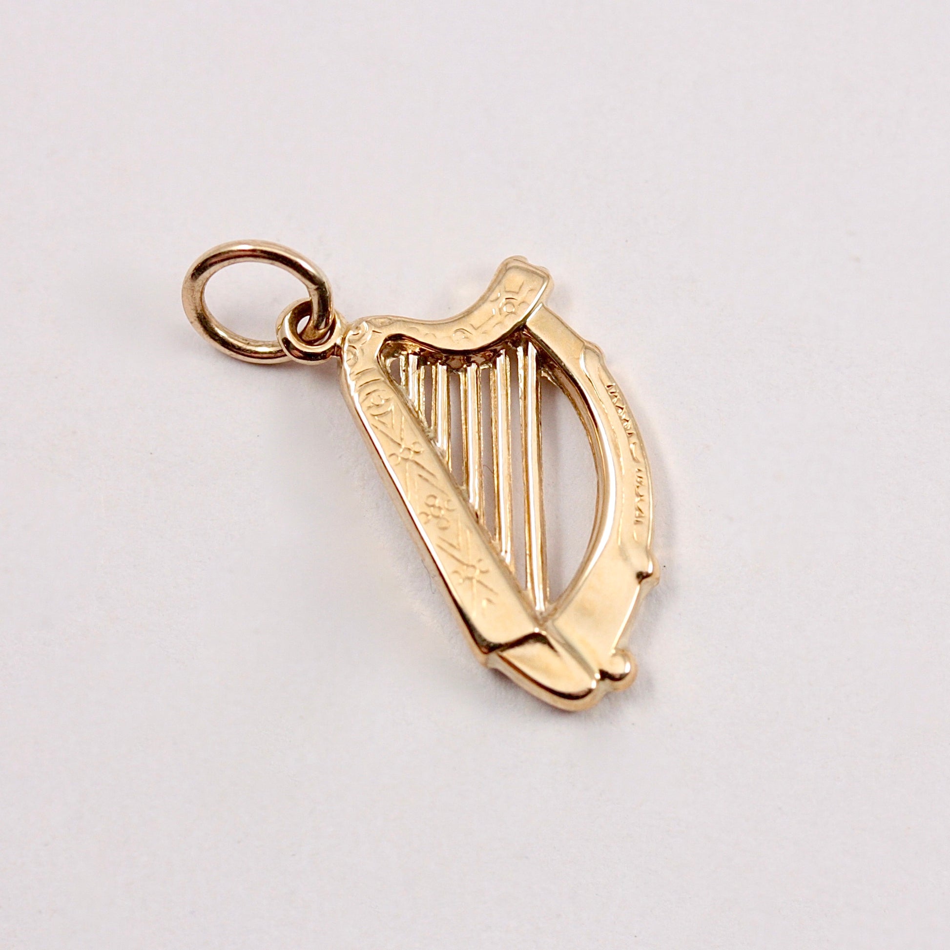vintage 1960s 9ct gold harp charm