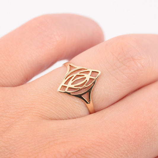 Dainty Vintage 9ct Gold Navette Openwork Ring