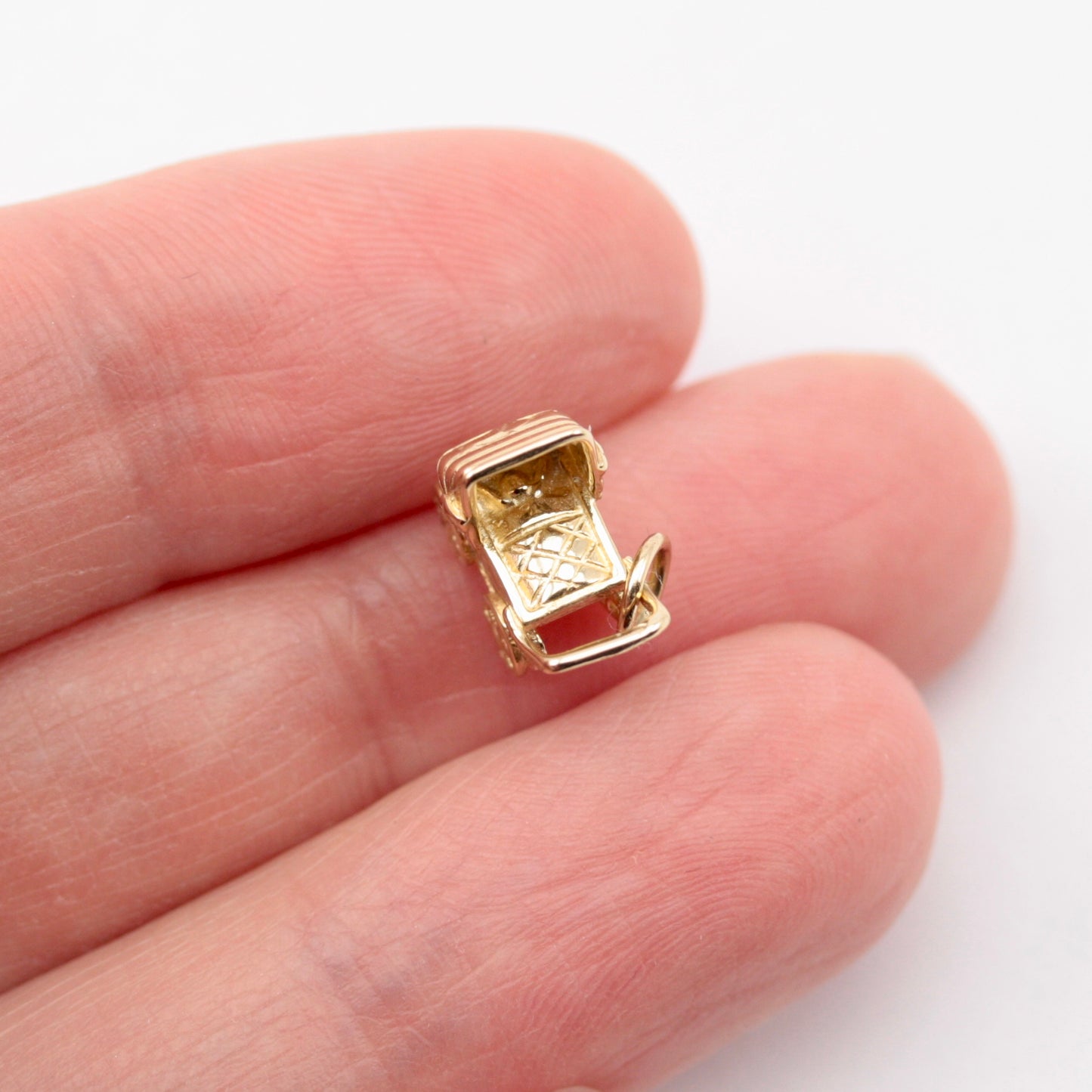 Modern Pre-owned 9ct Gold Baby's Pram Charm