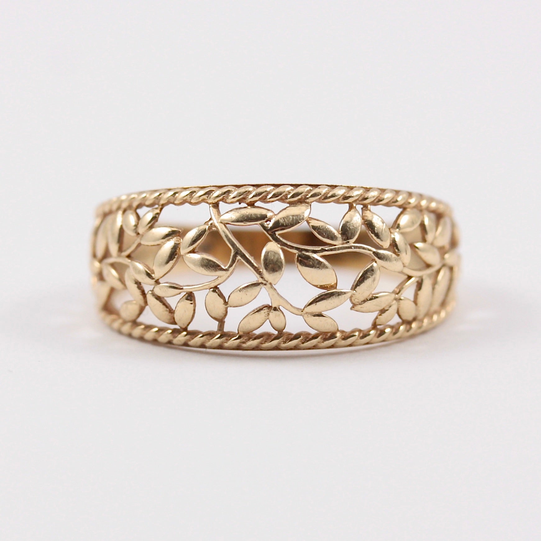 Pre-owned 9ct Gold Open Foliate Design Ring