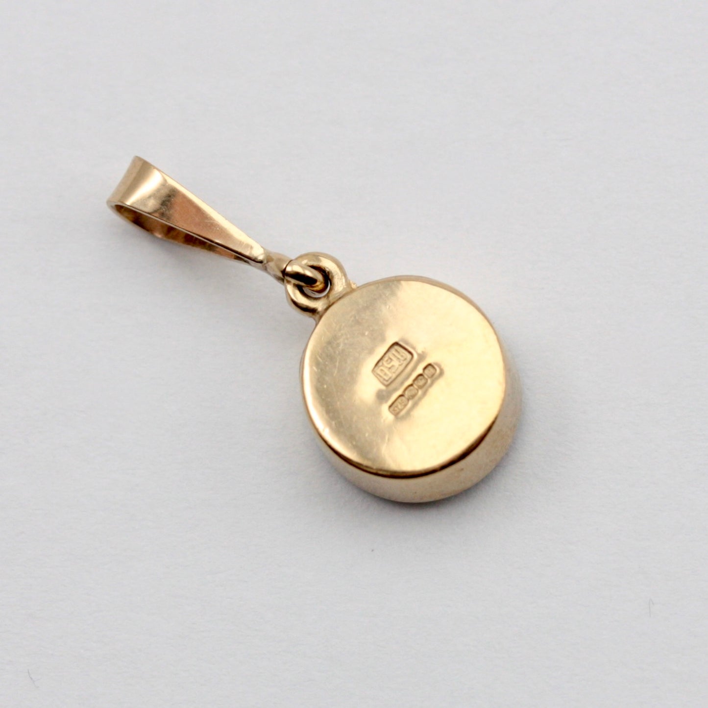 Pre-owned 9ct Gold Grey Banded Agate Pendant by David Scott Walker