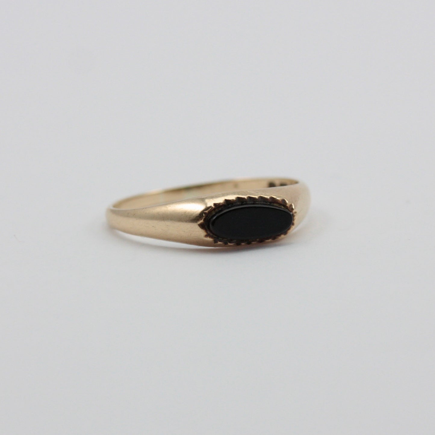 Dainty Vintage 9ct Gold Onyx Signet Ring, 1985