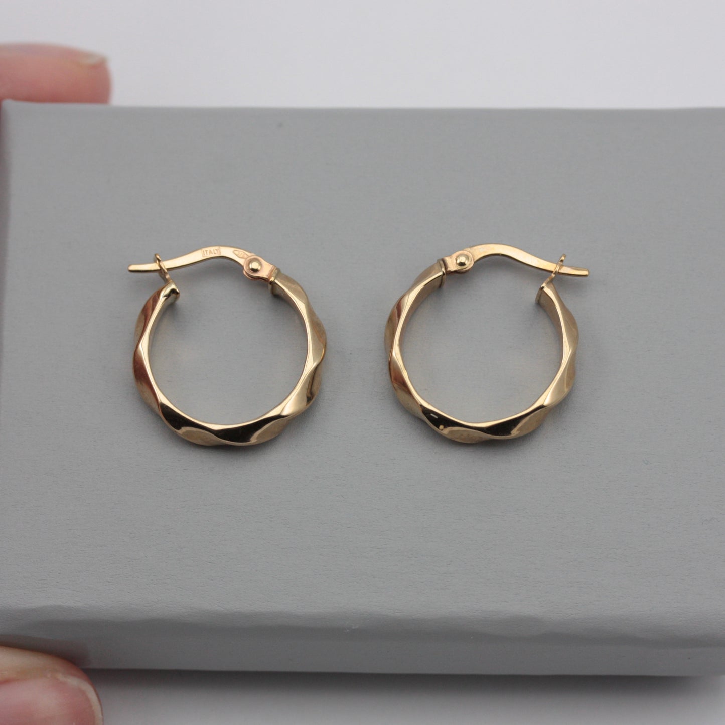 Pre-owned 9ct Gold Wide Twist Hoop Earrings, Medium