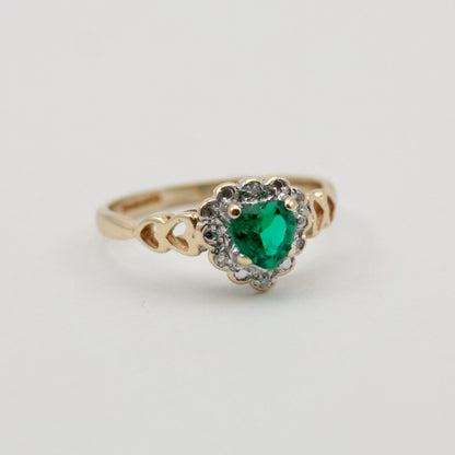 Vintage 9ct Gold Synthetic Emerald & Diamond Heart Cluster Ring