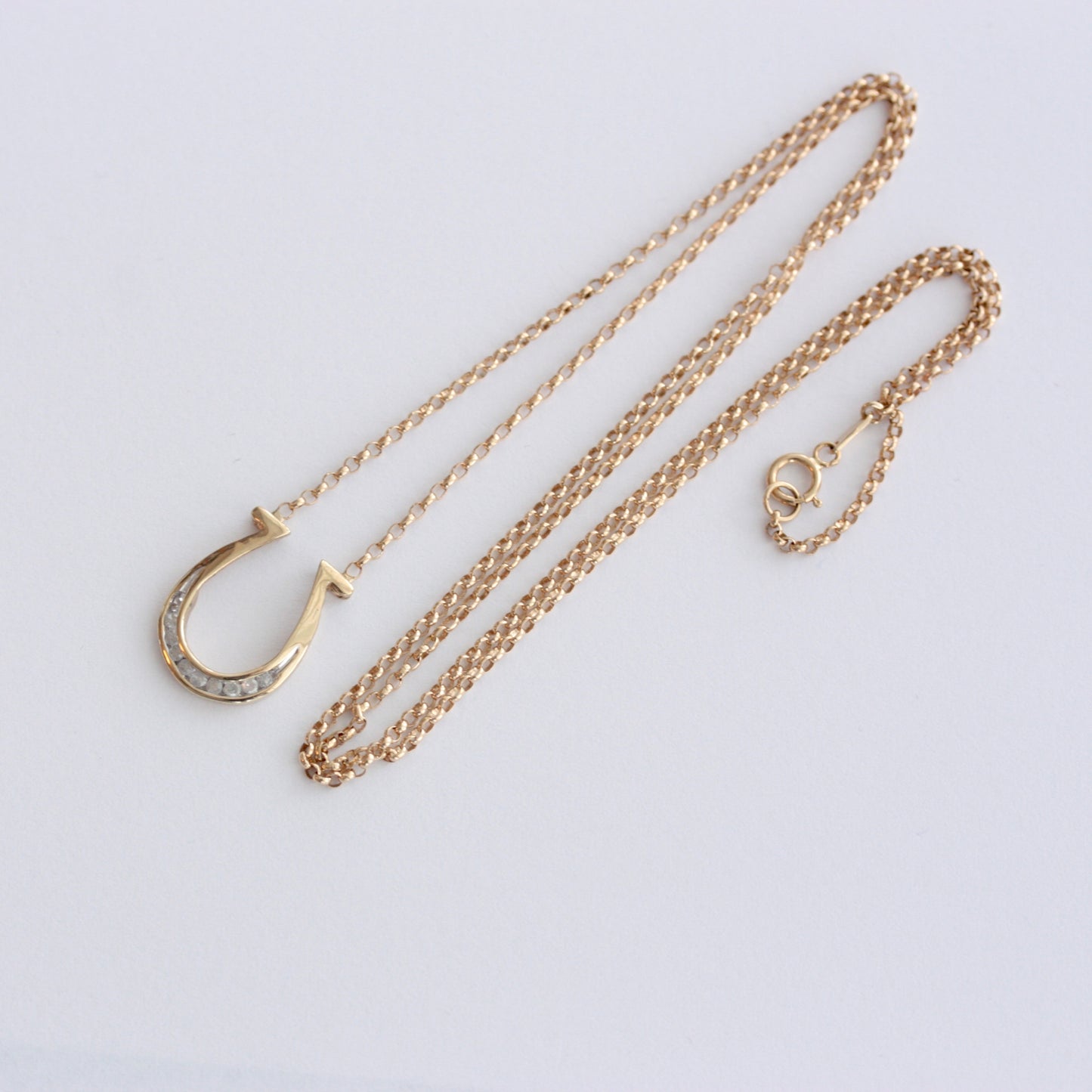 Pre-owned 9ct Yellow Gold Diamond Horseshoe Necklace, 21 inches