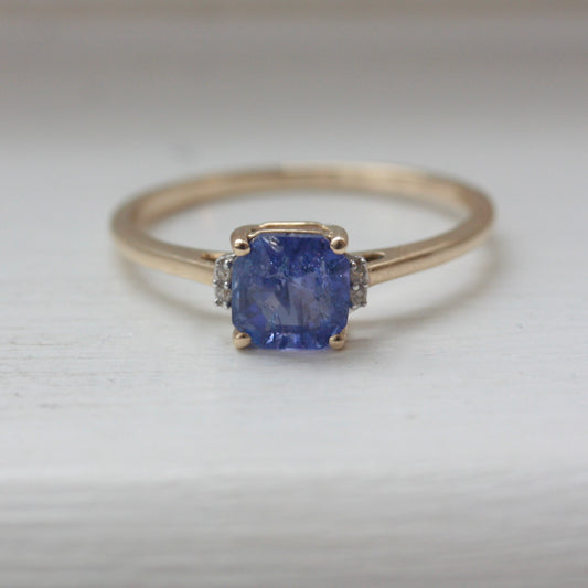 Pre-owned 9ct Gold Kyanite and Diamond Ring, 2021