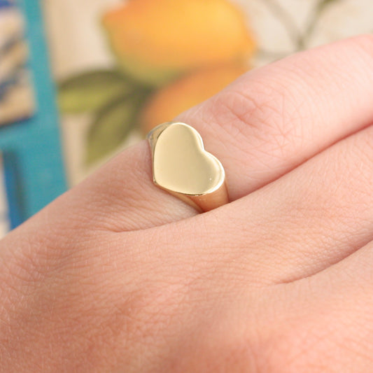 Pre-owned 9ct Yellow Gold Plain Heart Signet Ring