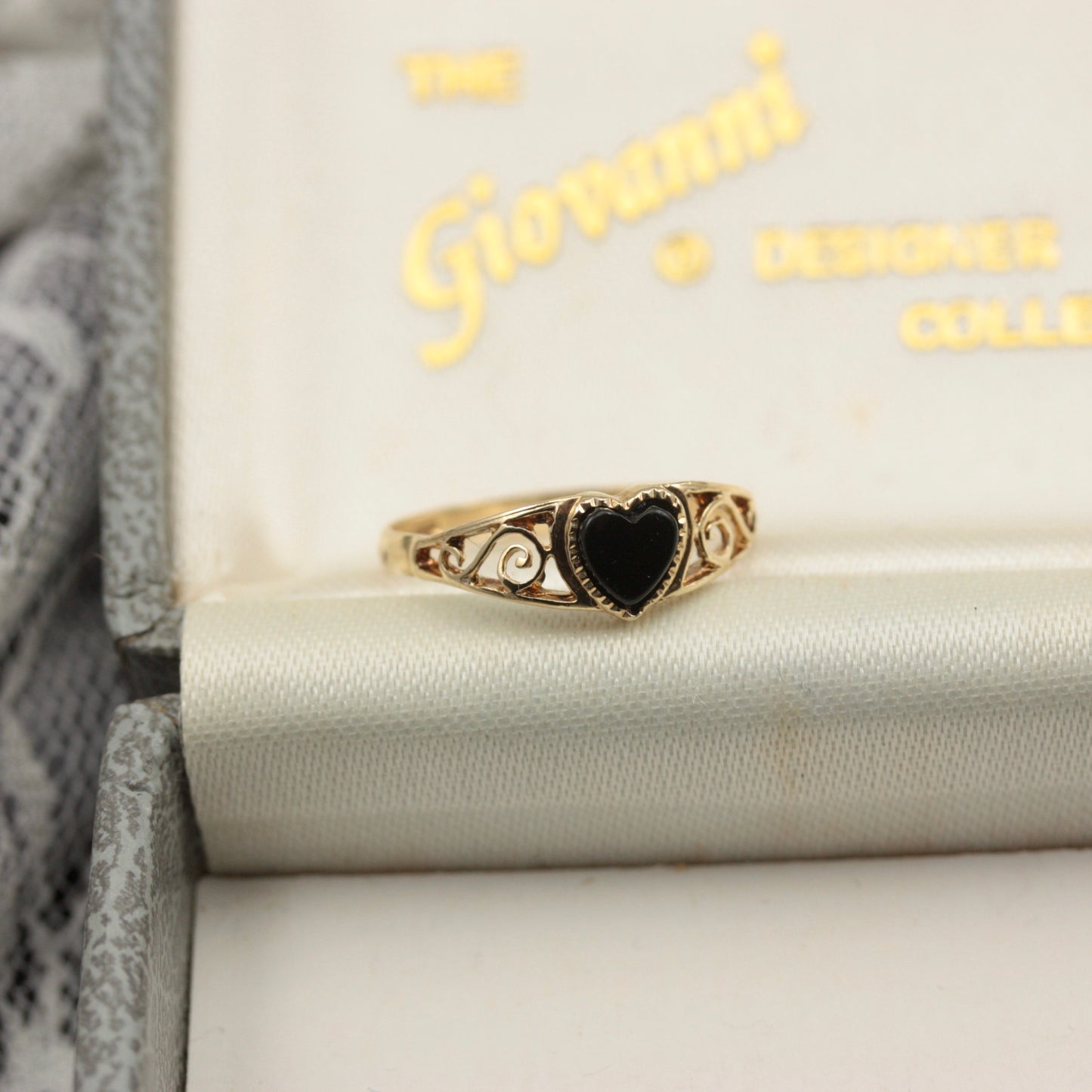 Dainty Vintage 9ct Gold and Onyx Heart Ring, 1986
