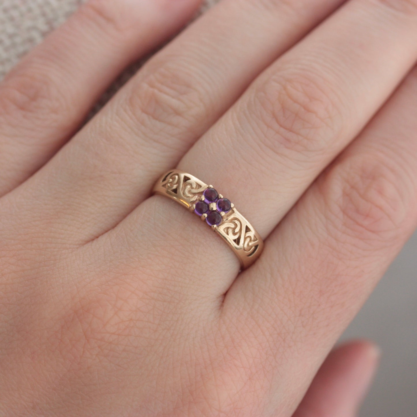 Pre-owned 9ct Gold Celtic Band with Amethyst Cabochons