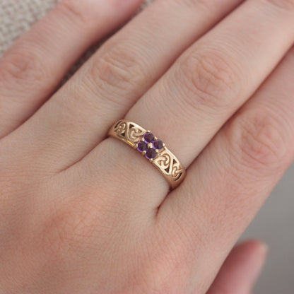 Pre-owned 9ct Gold Celtic Band with Amethyst Cabochons