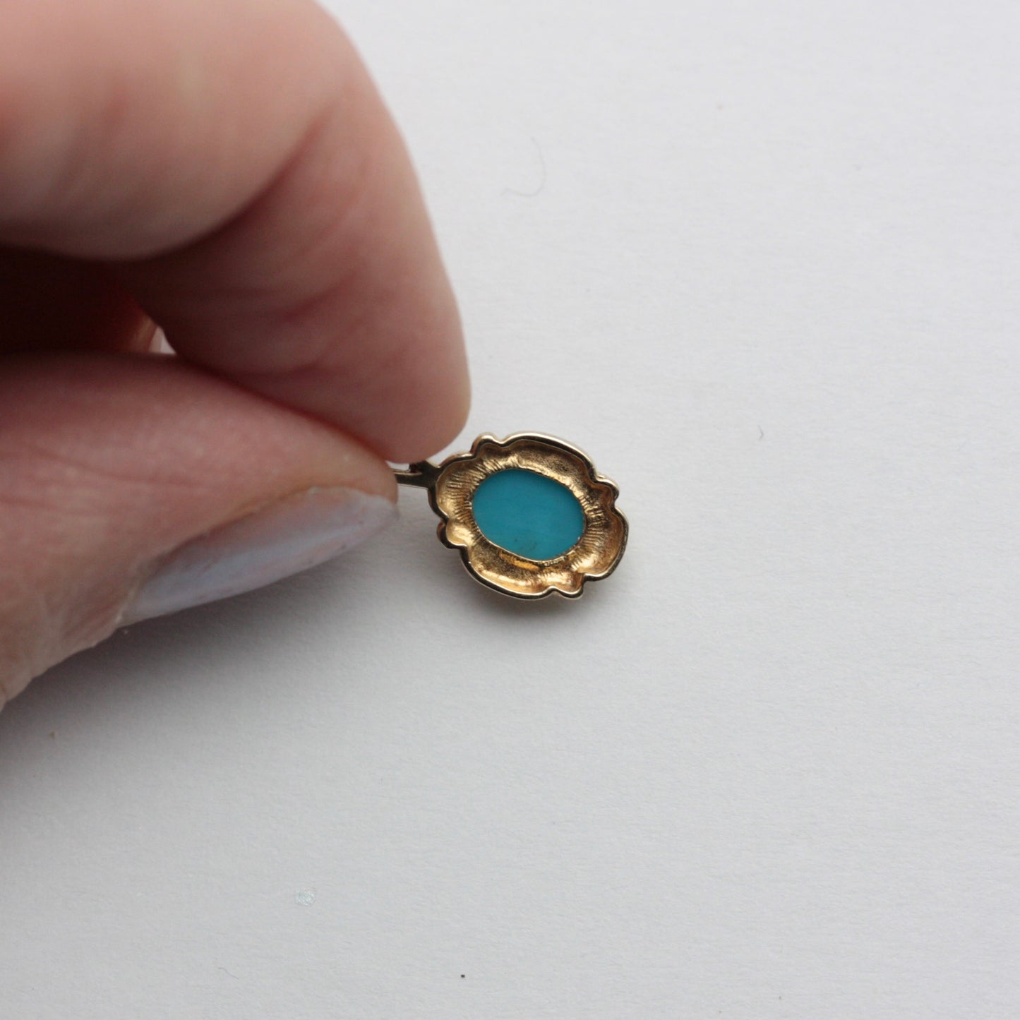 Small Vintage 9ct Gold Framed Turquoise Pendant