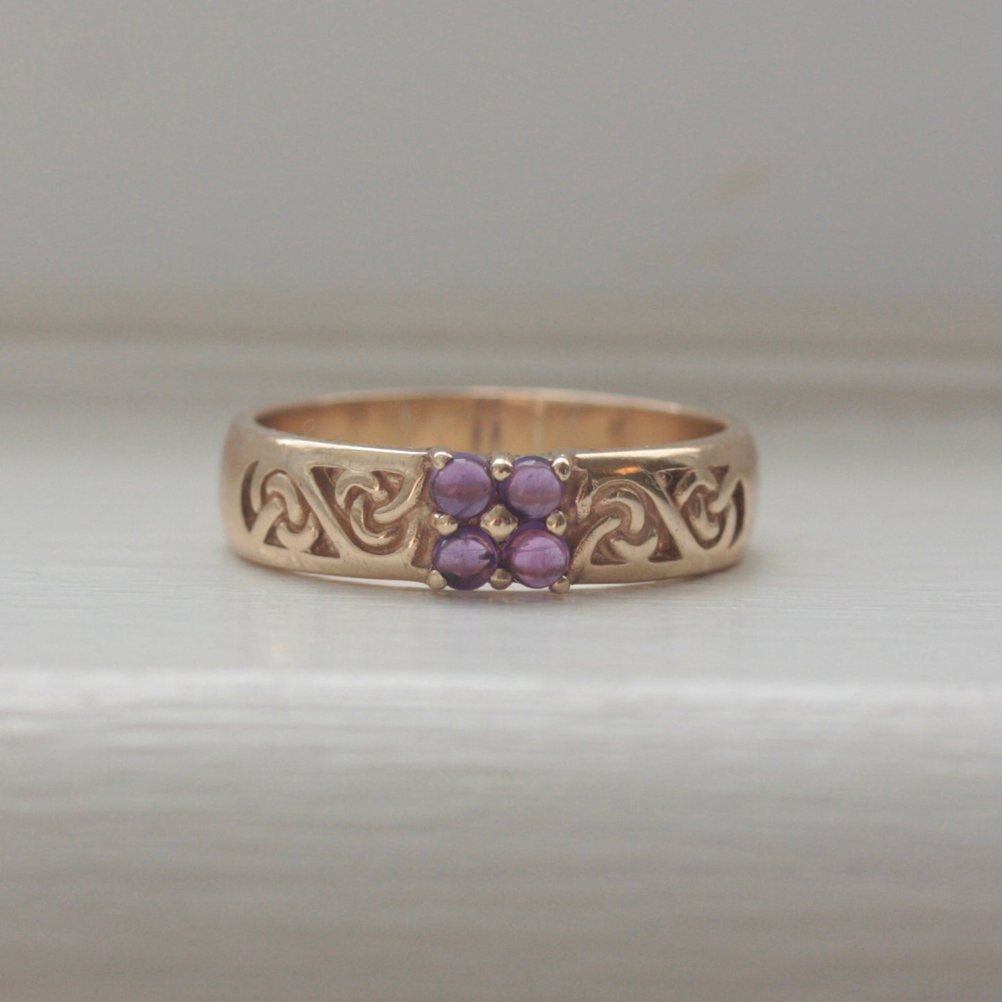 Pre-owned 9ct Gold Celtic Band with Amethyst Cabochons