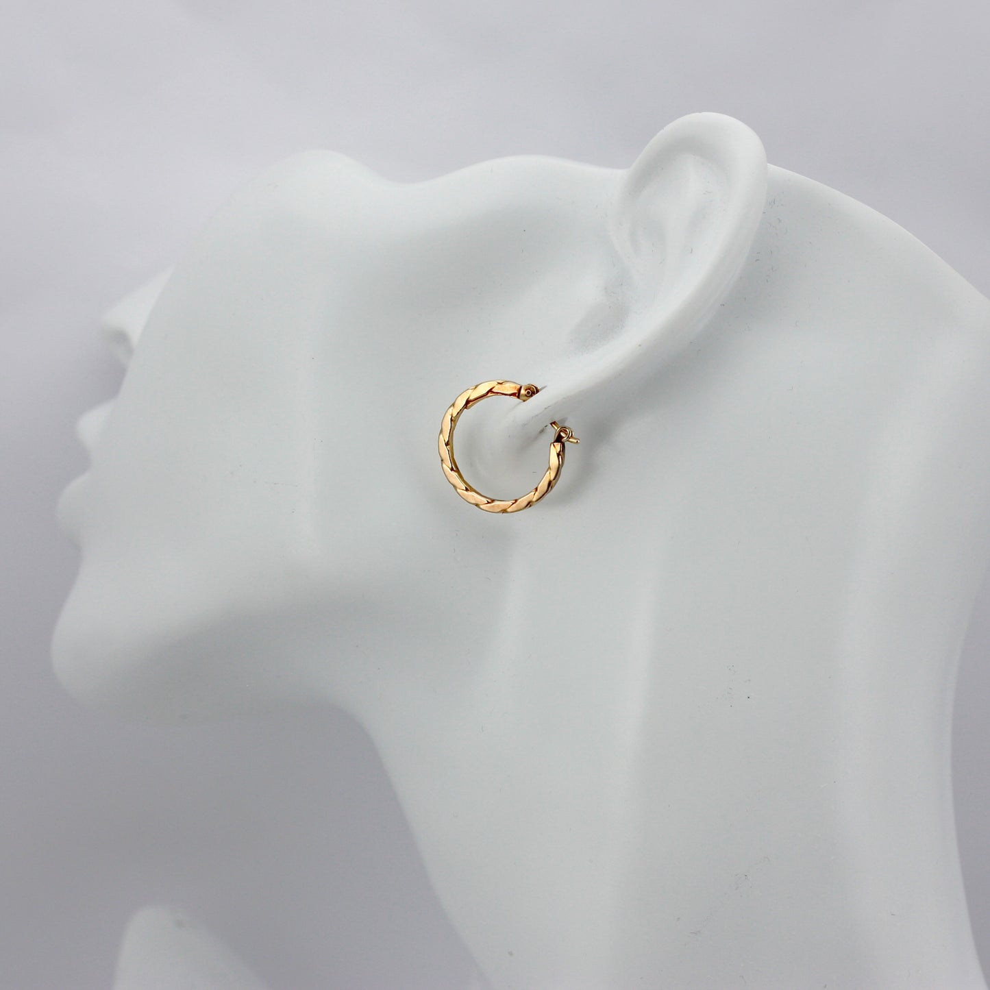 Pre-owned Italian Gold Twist Hoop Earrings by Unoaerre, Small