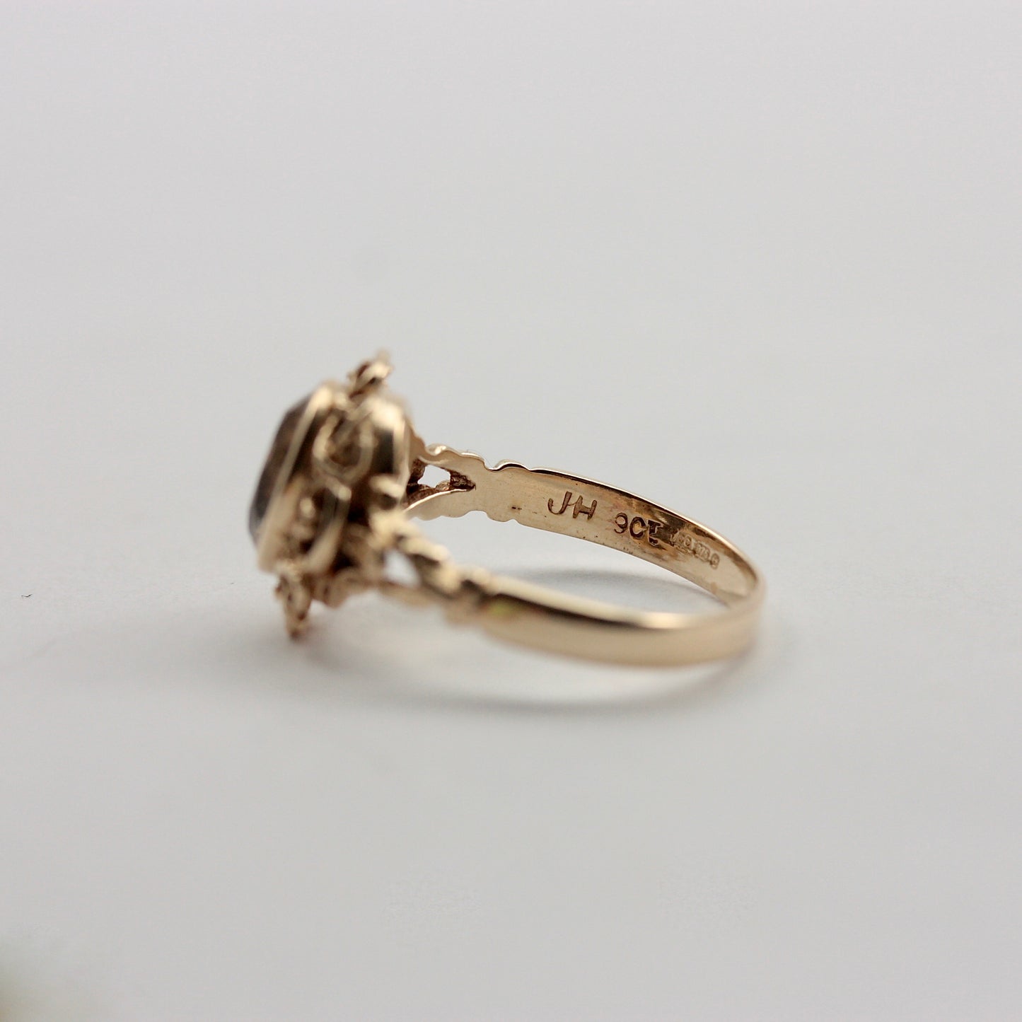 Vintage 9ct Gold Fancy Framed Citrine Ring