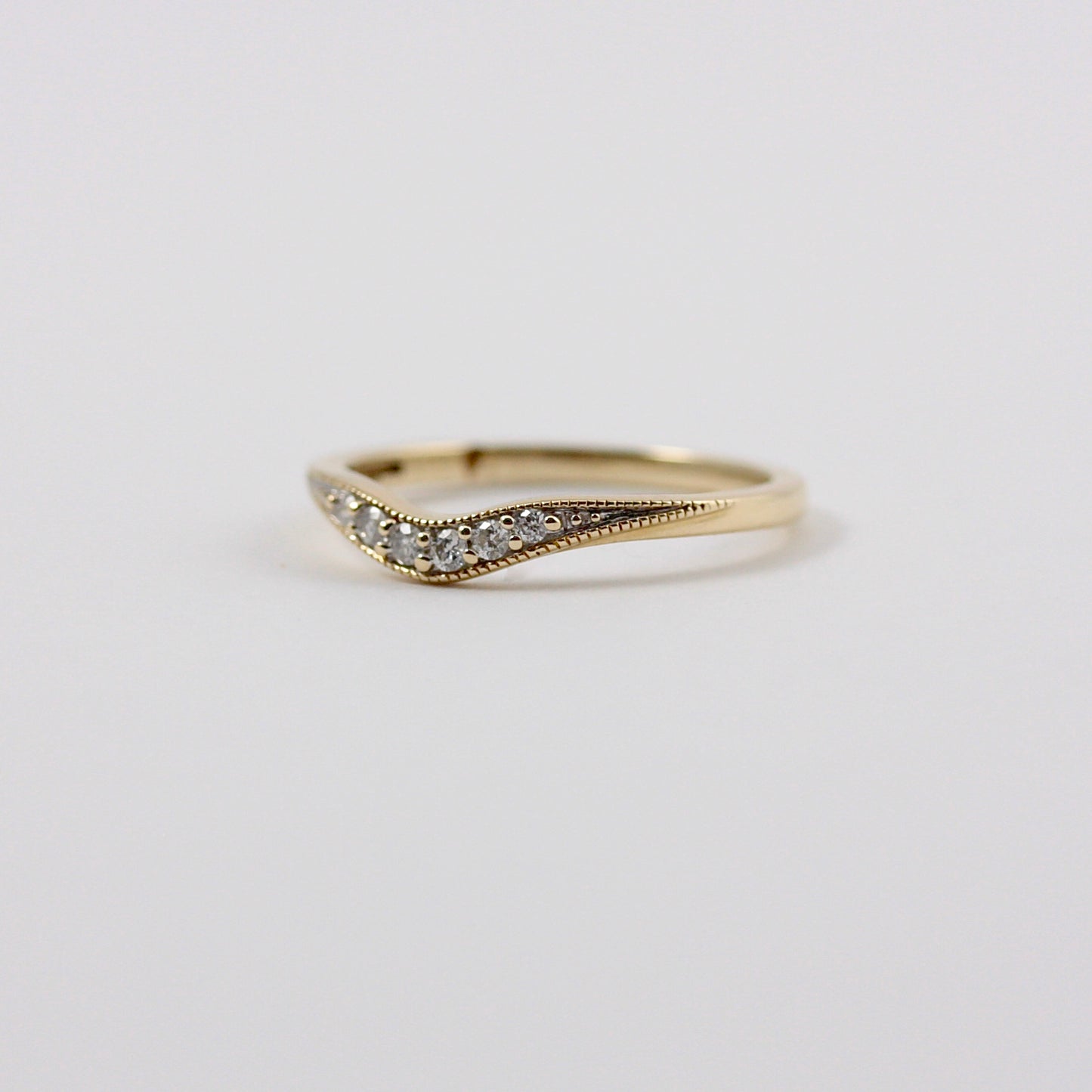 Pre-owned 9ct Gold Diamond Curved Wishbone Ring