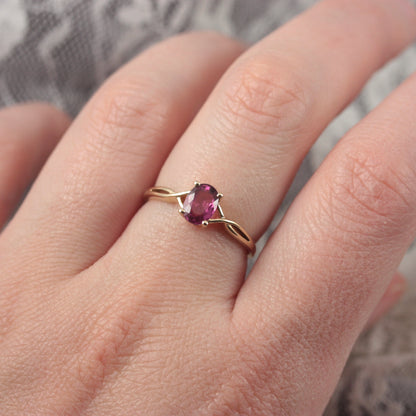 Pre-owned 9ct Gold Rhodolite Garnet Solitaire Ring