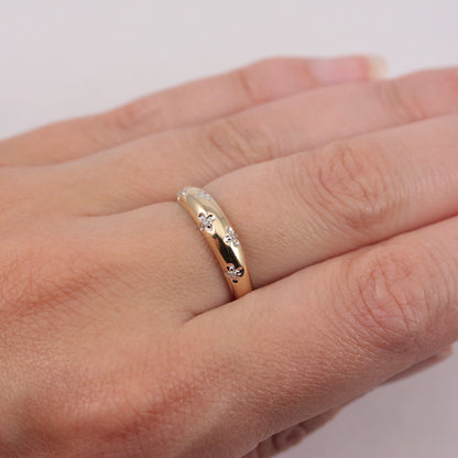 Pre-owned 9ct Gold Diamond Clover Domed Ring