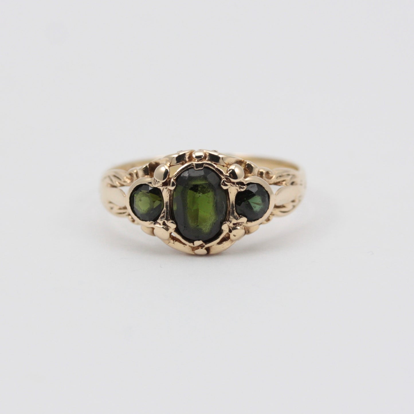 Vintage 9ct Gold Green Stone Trilogy Ring