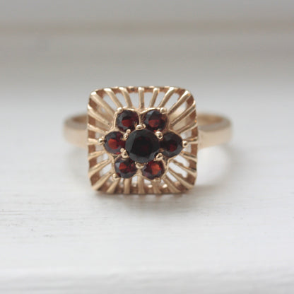 Vintage 9ct Gold Square Front Ring with Garnet Cluster, 1967