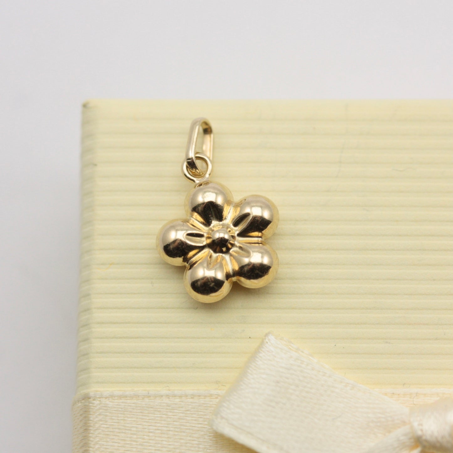 Small Puffy 9ct Gold Flower Charm