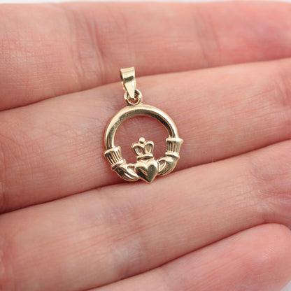 Pre-owned Small 9ct Gold Claddagh Pendant
