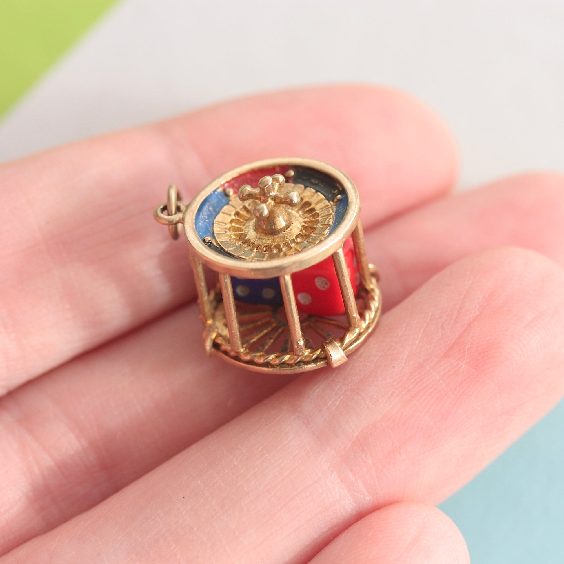 vintage 9ct gold enamel roulette charm
