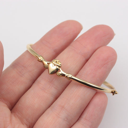 Pre-owned 9ct Gold Flexible Claddagh Bangle, Modern
