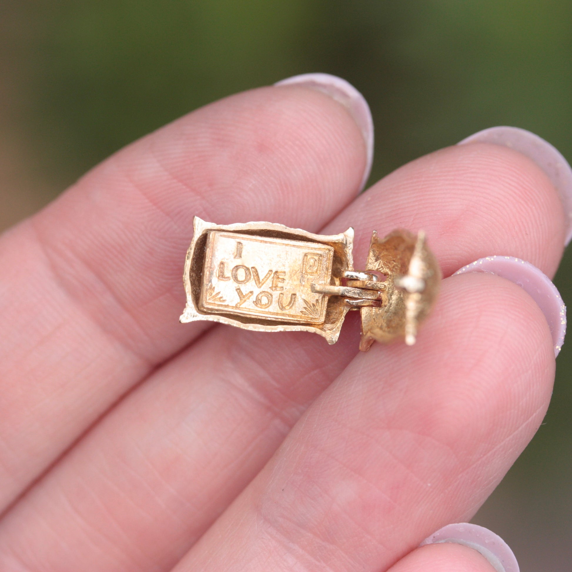 9ct gold i love you letter charm