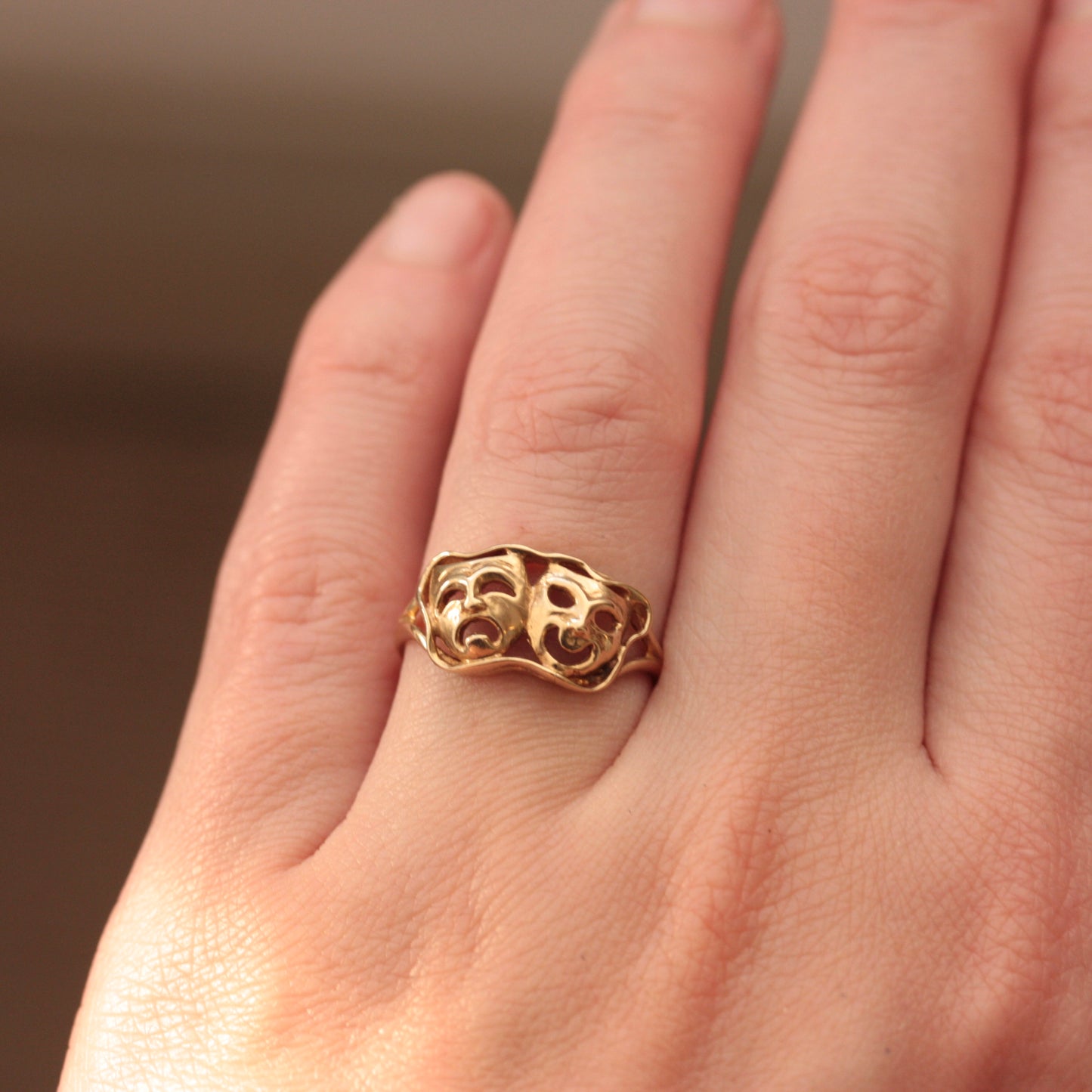 vintage 9ct gold theatre masks ring