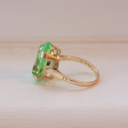 vintage uranium glass cocktail ring