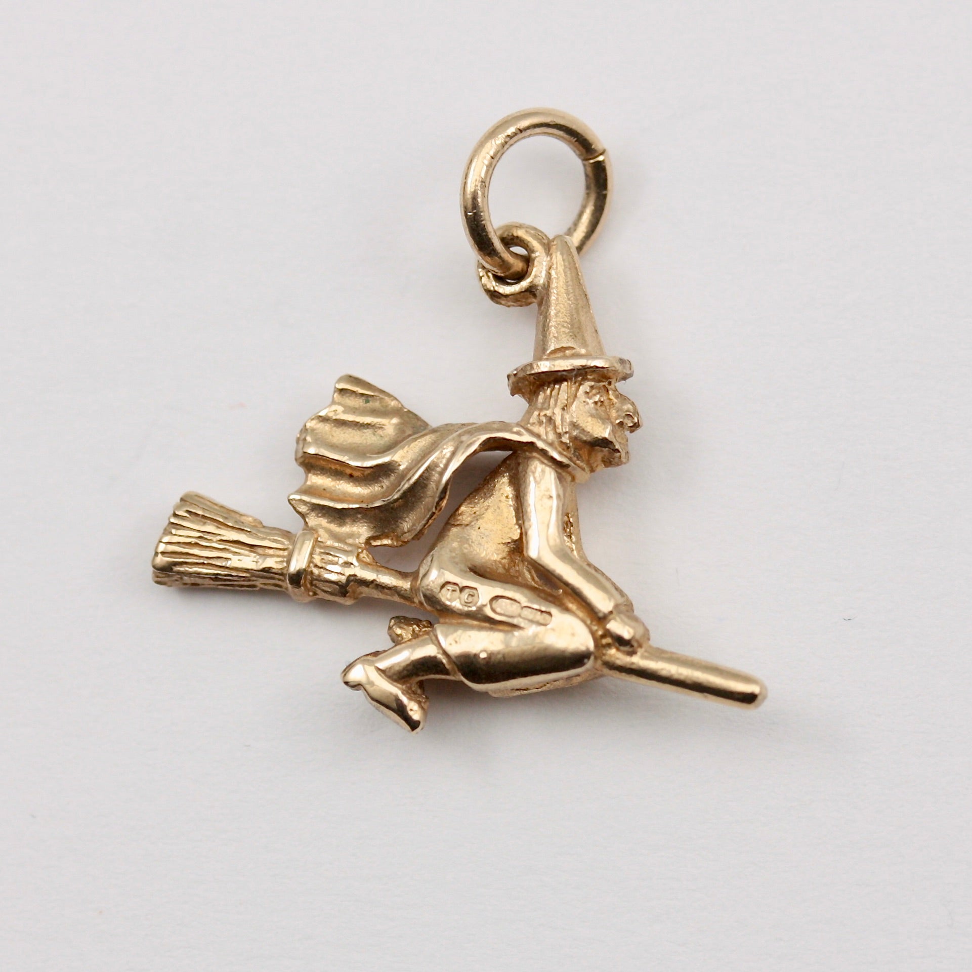 second hand 9ct gold flying witch charm
