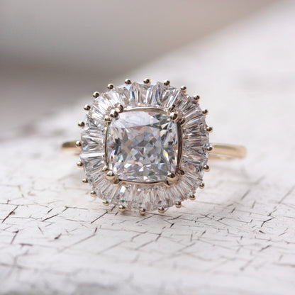 Modern Pre-owned 9ct Gold Cubic Zirconia Halo Cluster Ring