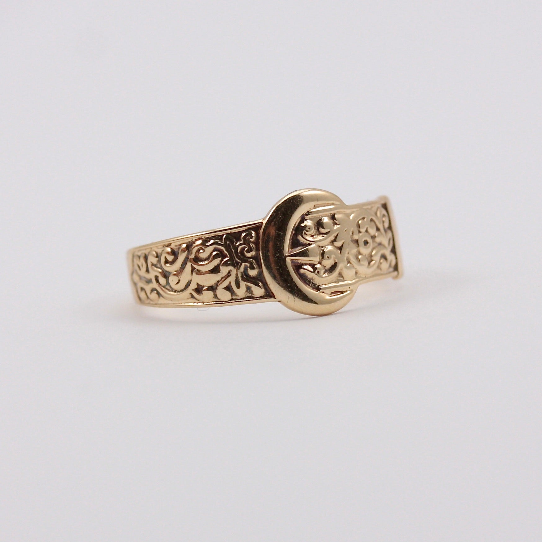 Pre-owned 9ct Gold Patterned Buckle Ring