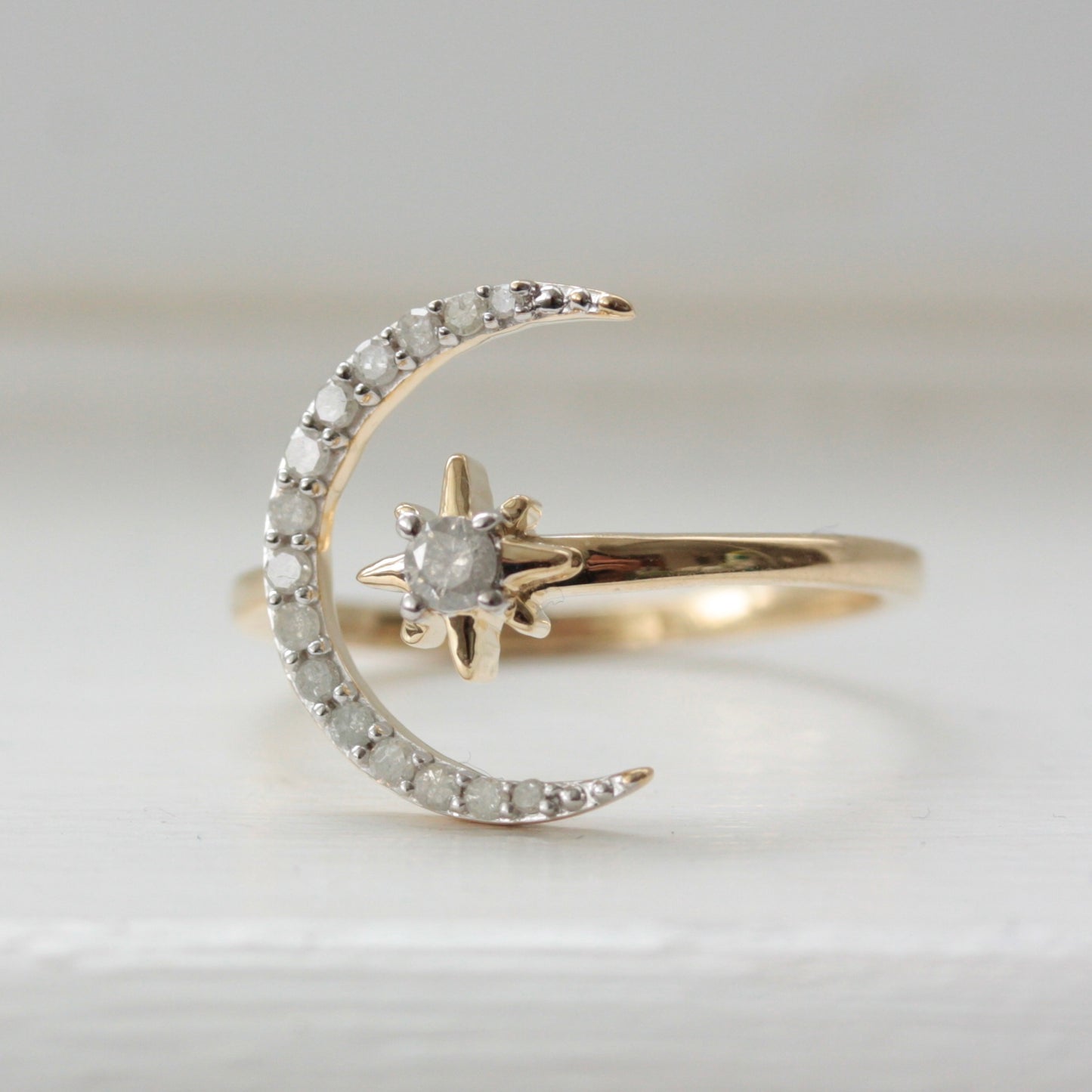 pre-owned 9ct gold diamond celestial ring