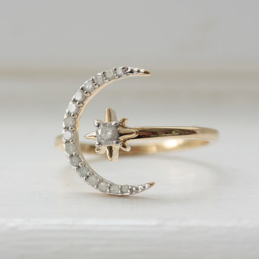 pre-owned 9ct gold diamond celestial ring