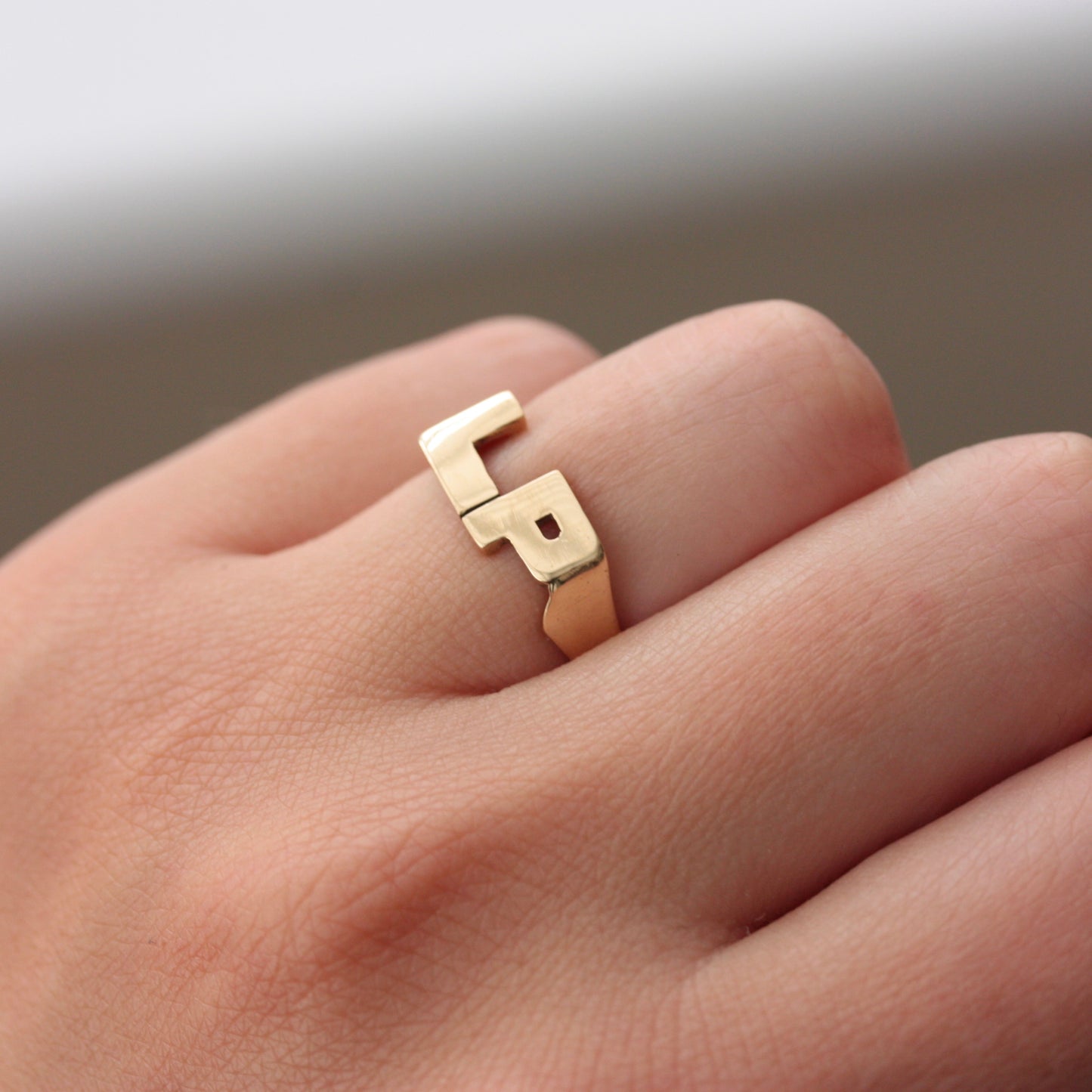 Vintage 9ct Yellow Gold 'LP' Initials Ring