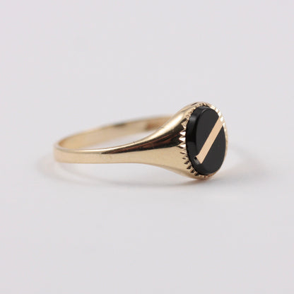 Dainty Vintage 9ct Gold Striped Onyx Ring, 1988