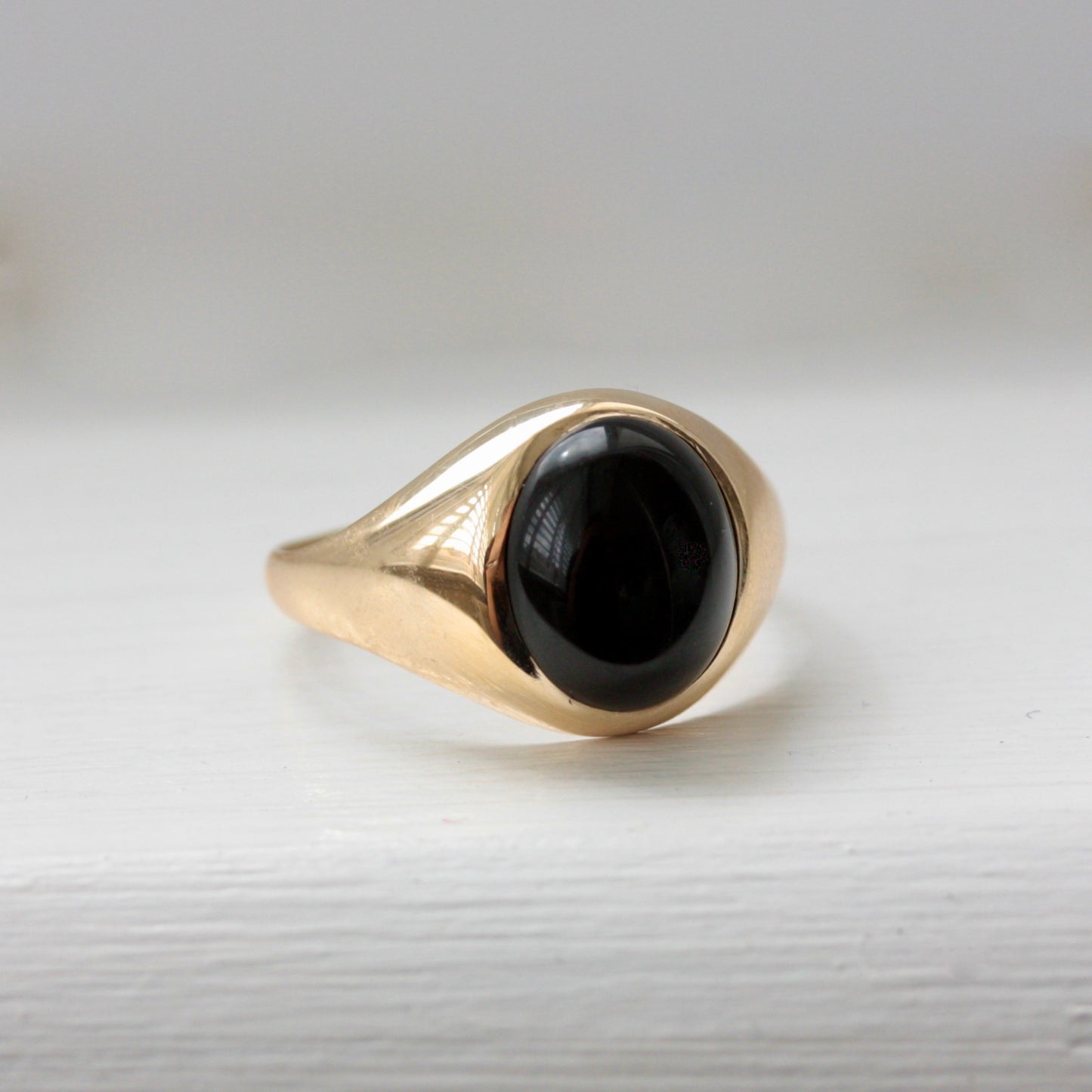 Vintage 9ct Gold Onyx Cabochon Signet Ring