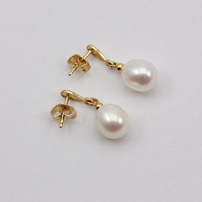 Pre-owned 18ct Gold Freshwater Pearl Dangle Earrings