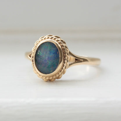 Vintage 9ct Gold Rope Framed Opal Triplet Solitaire Ring