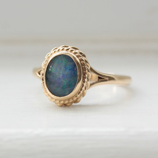 Vintage 9ct Gold Rope Framed Opal Triplet Solitaire Ring